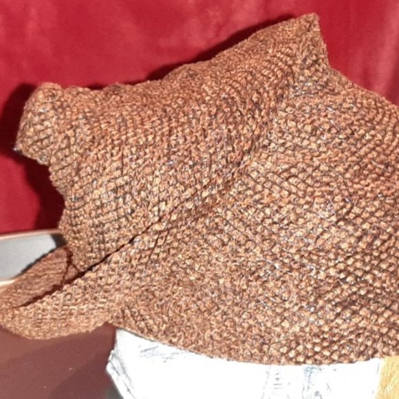 MARGUERITE, Paris | Brown Cap - Picture 8 of 14